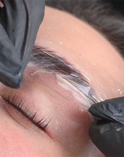 Formation en ligne sur la lamination des sourcils (différentes langues)