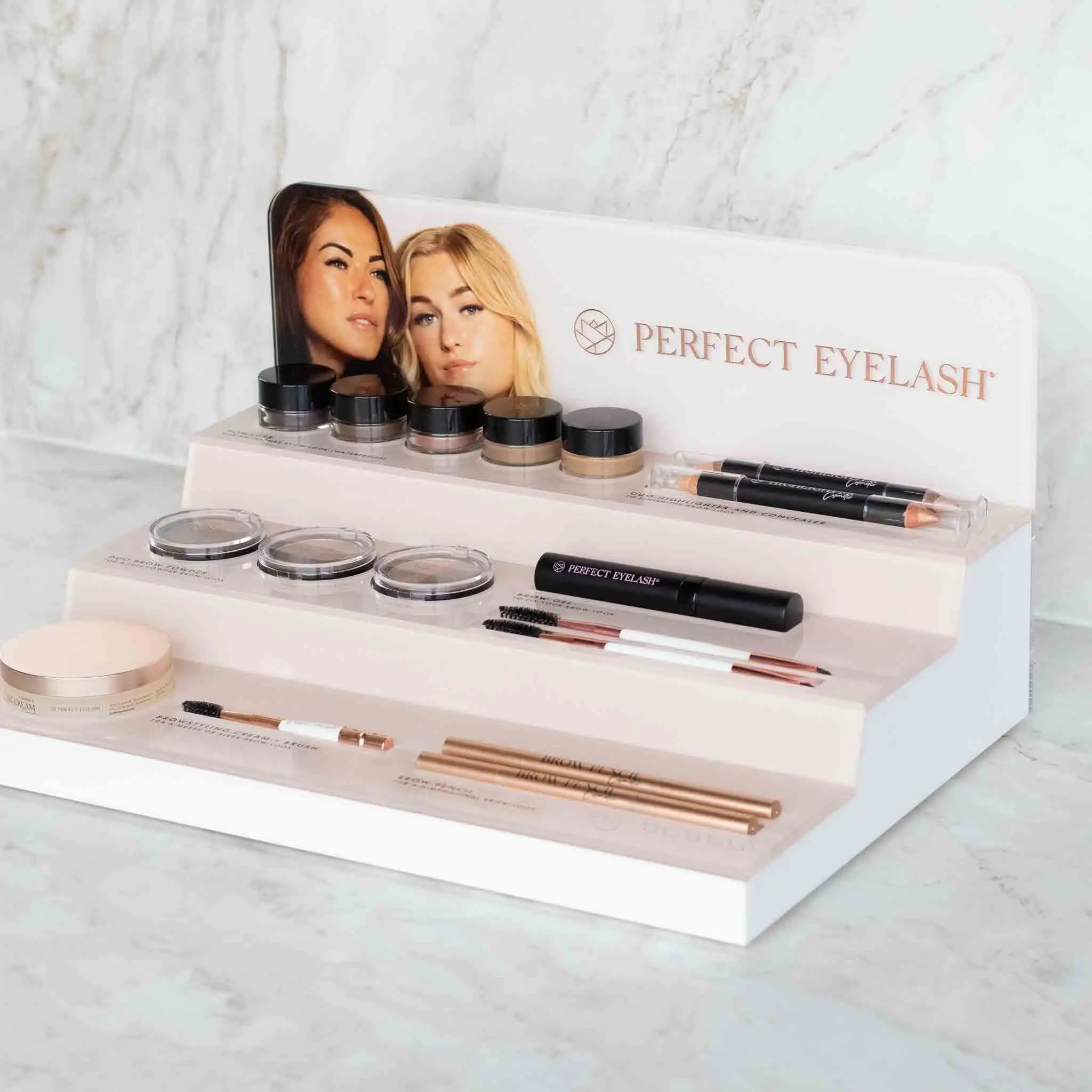 Affichage des sourcils inclus. Équipement