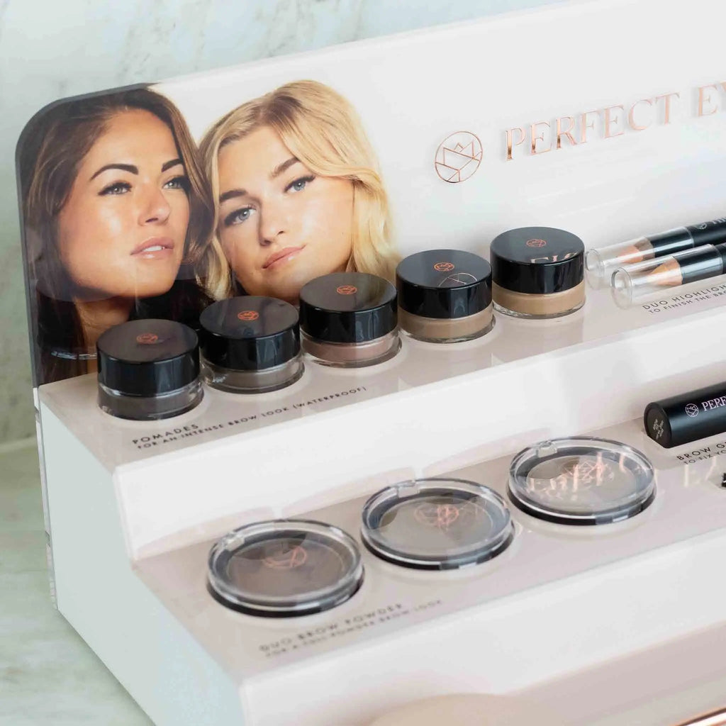 Affichage des sourcils inclus. Équipement