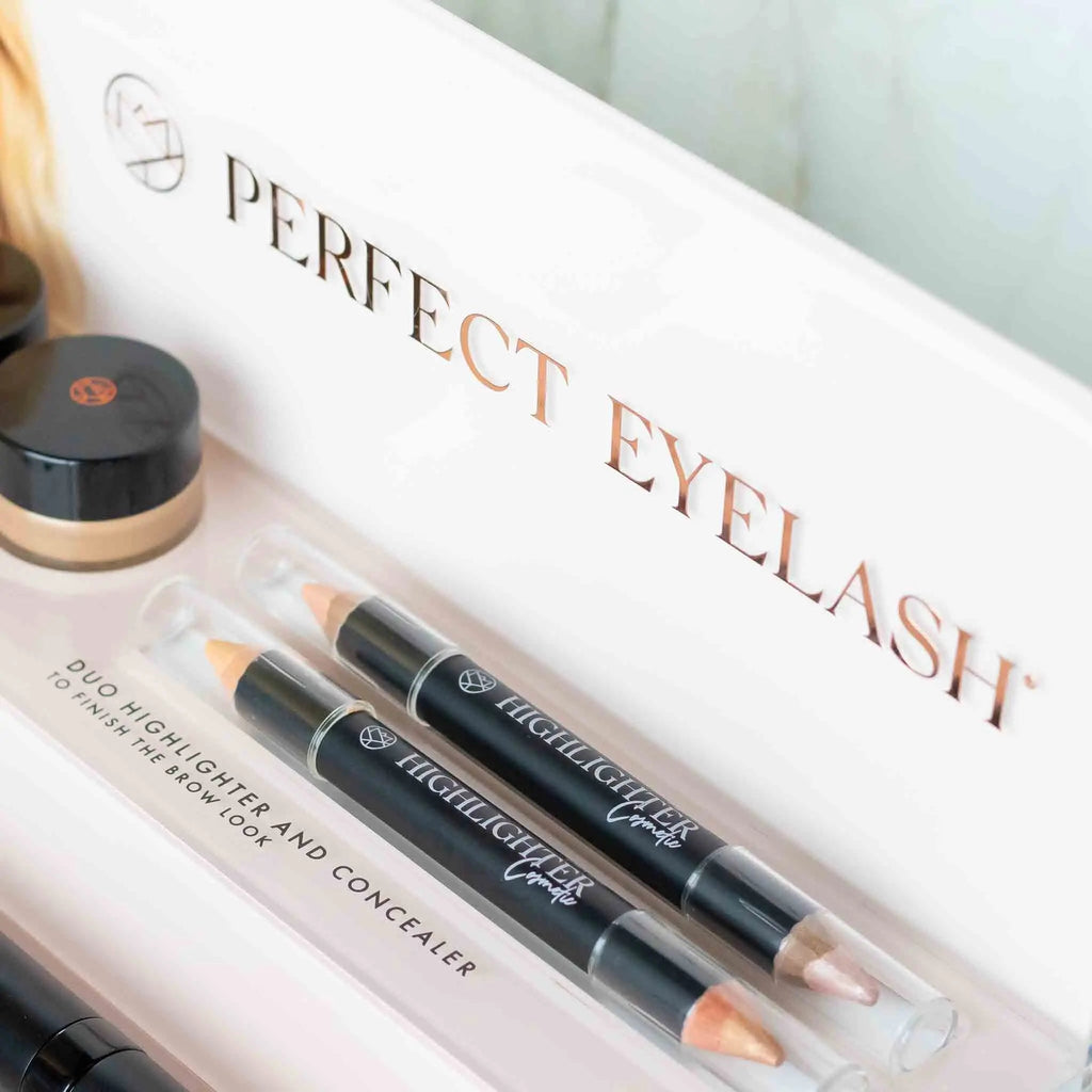 Affichage des sourcils inclus. Équipement